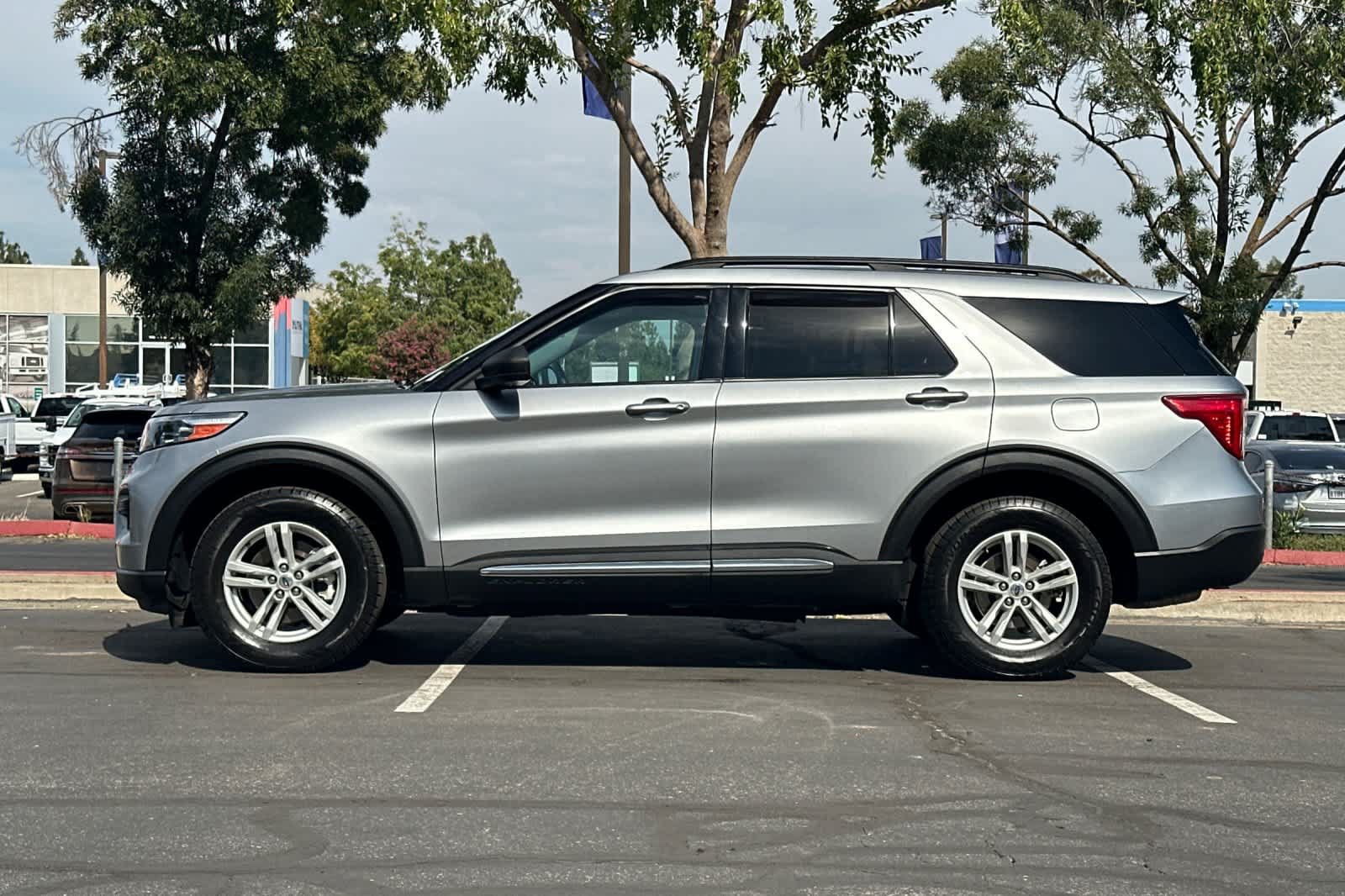 Certified 2023 Ford Explorer XLT AWD/4WD image 6
