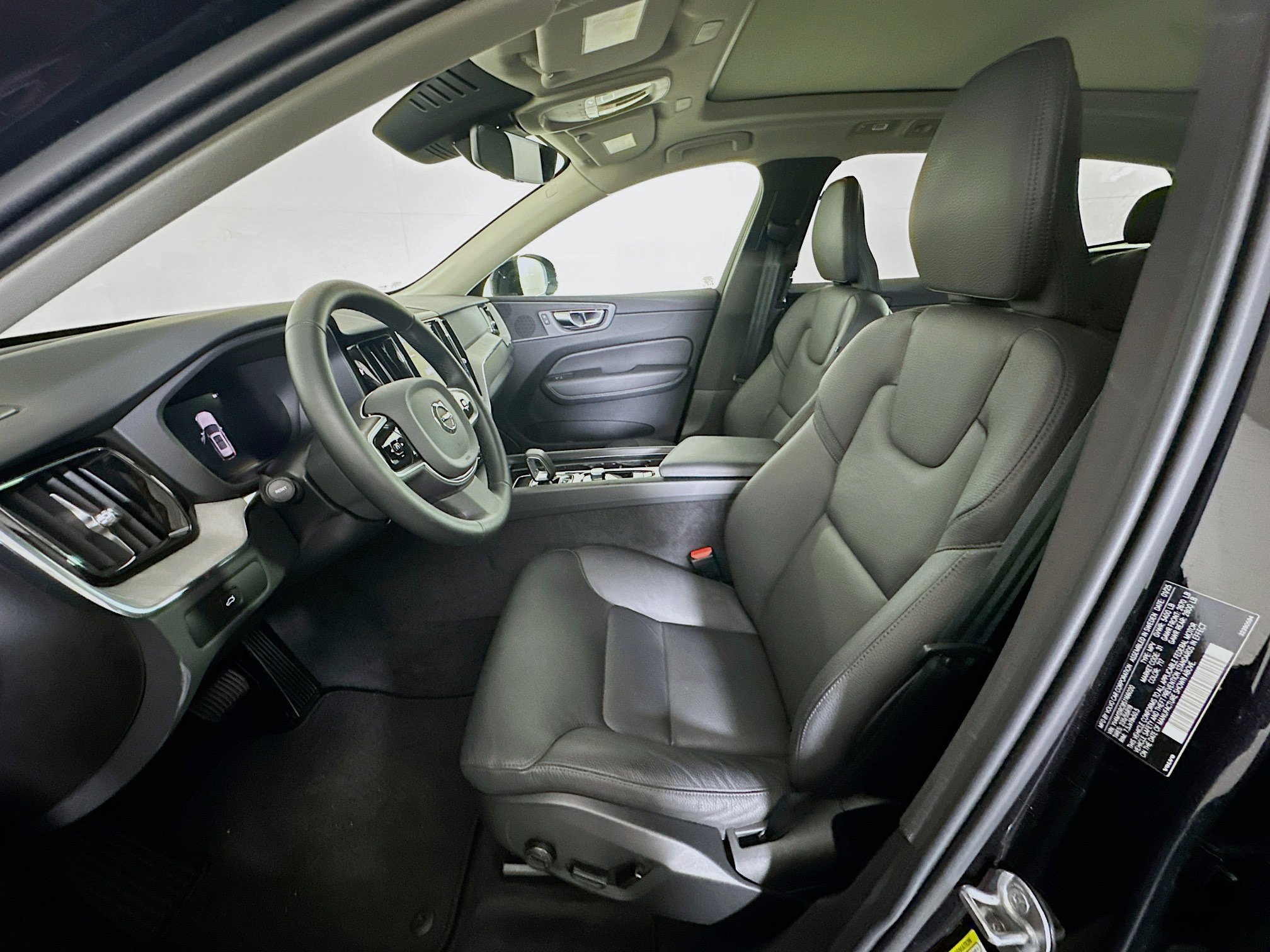 Used 2025 Volvo XC60 B5 Plus w/ Climate Package image 13