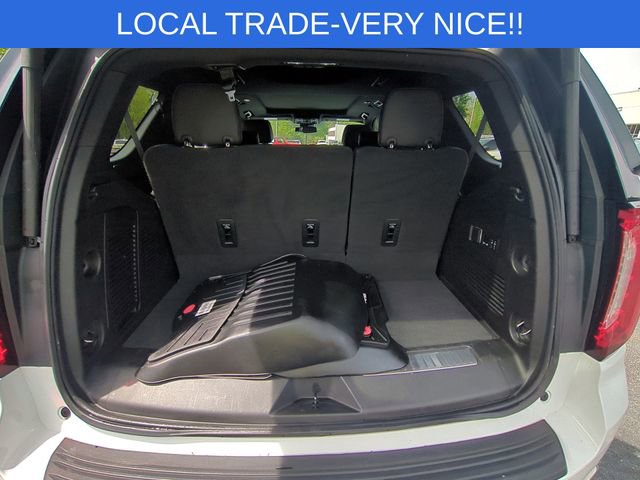 Used 2023 GMC Yukon AT4 w/ AT4 Premium Package image 37