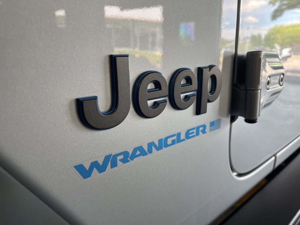 Used 2024 Jeep Wrangler Unlimited Rubicon 4xe w/ Capability Package AWD/4WD image 16