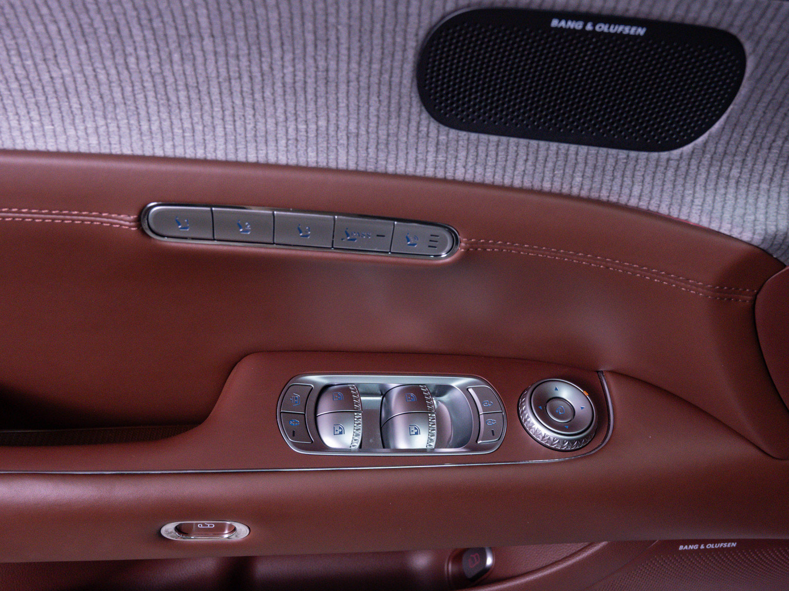 Used 2023 Genesis G90 3.5T AWD/4WD image 18