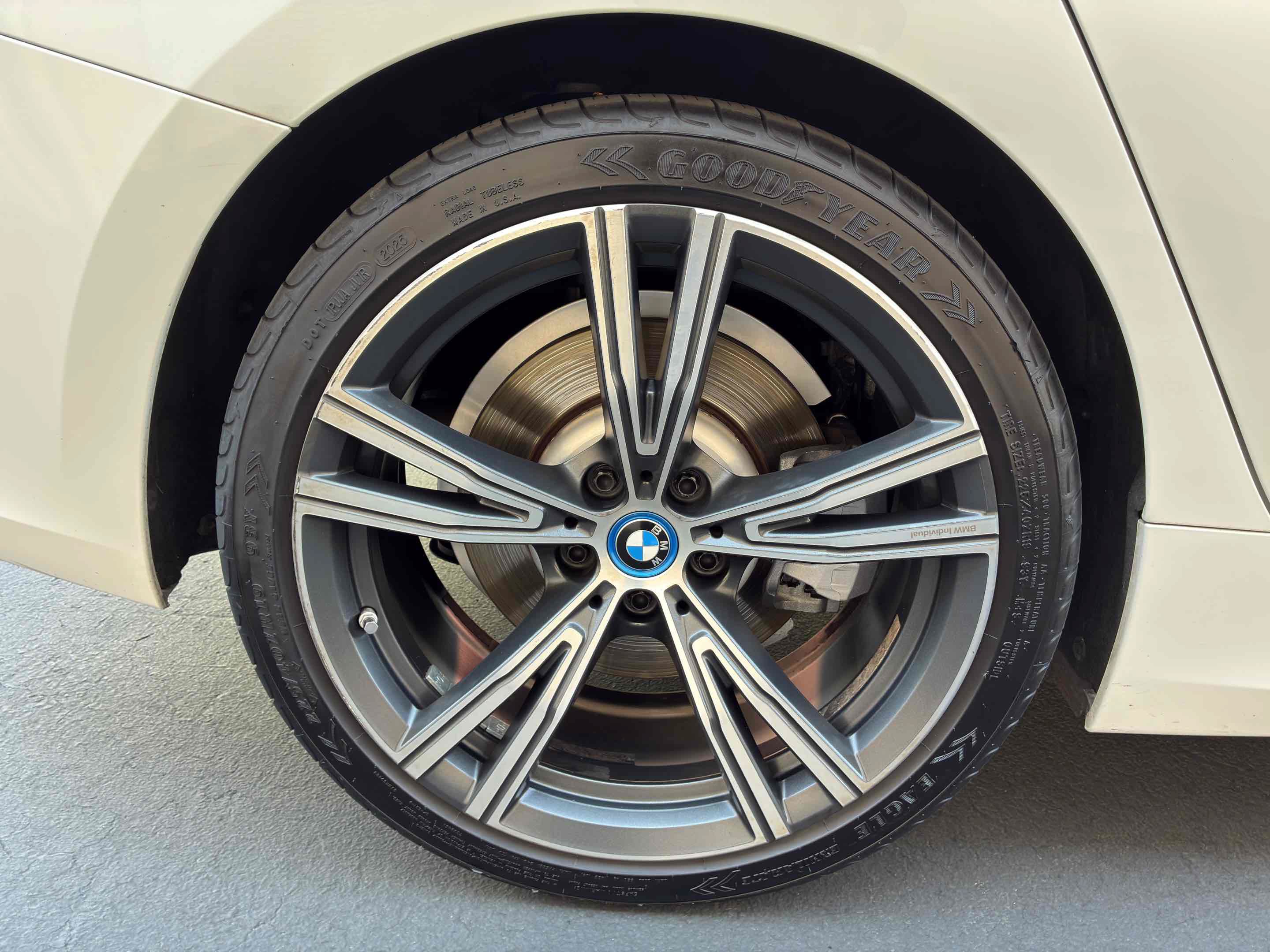 Used 2022 BMW 330e w/ Driving Assistance Package RWD image 15