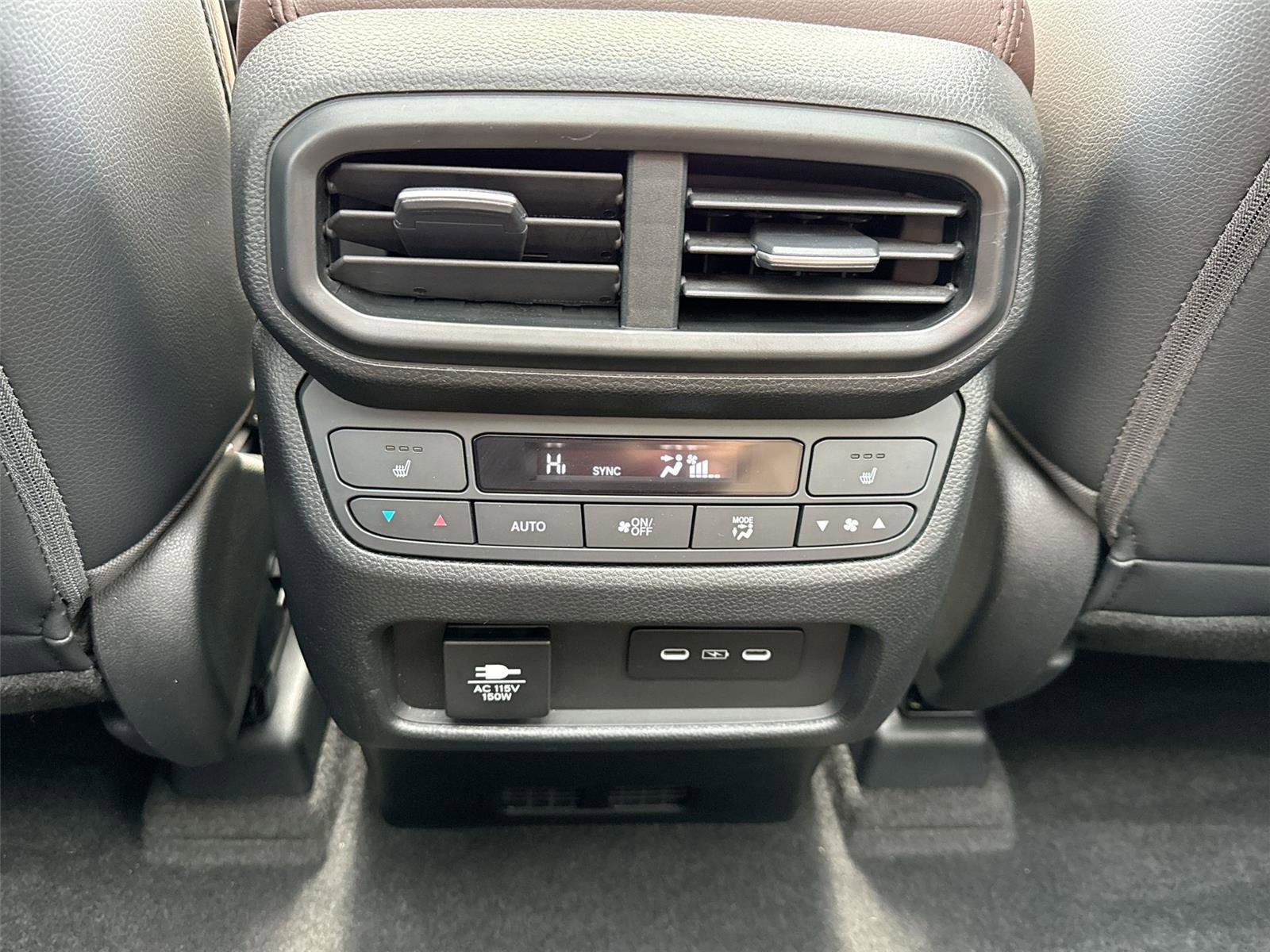 Used 2024 Honda Pilot Elite image 22