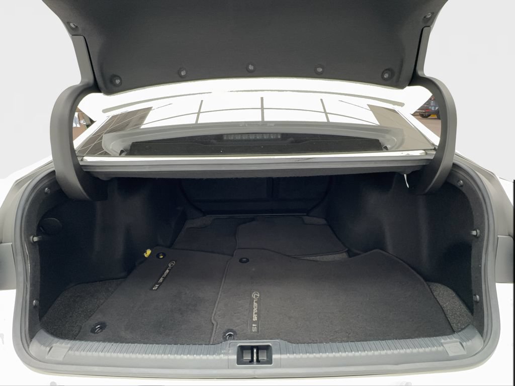Used 2023 Lexus IS 300 w/ Comfort Package RWD image 17