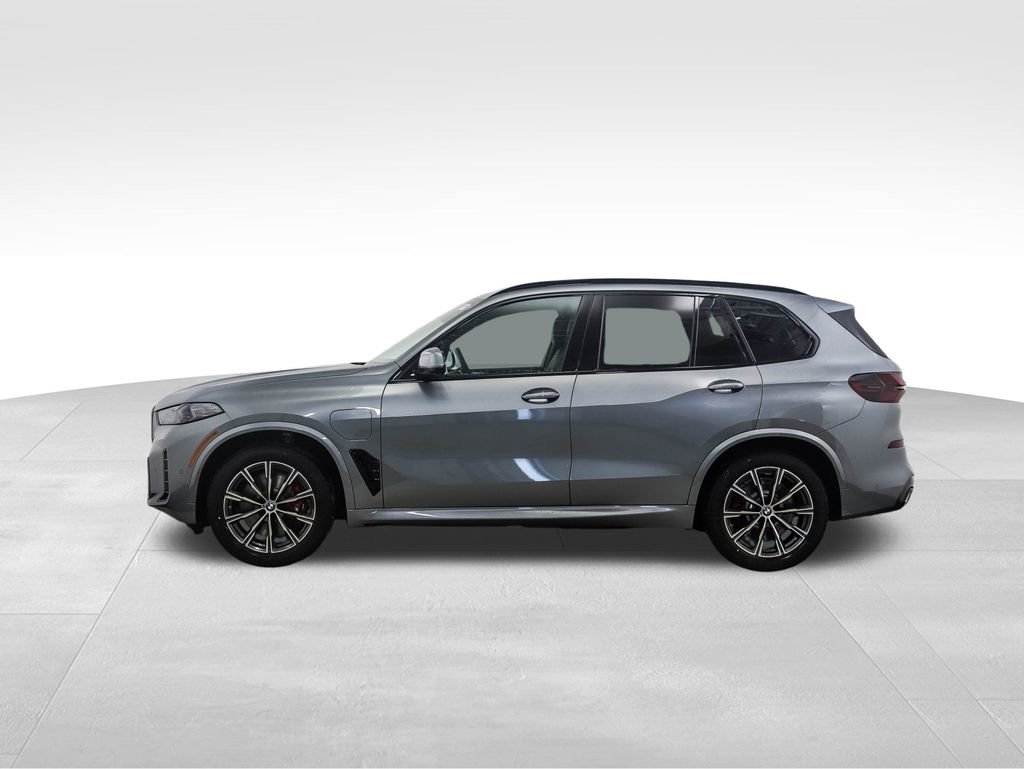 New 2026 BMW X5 xDrive50e w/ Executive Package image 2