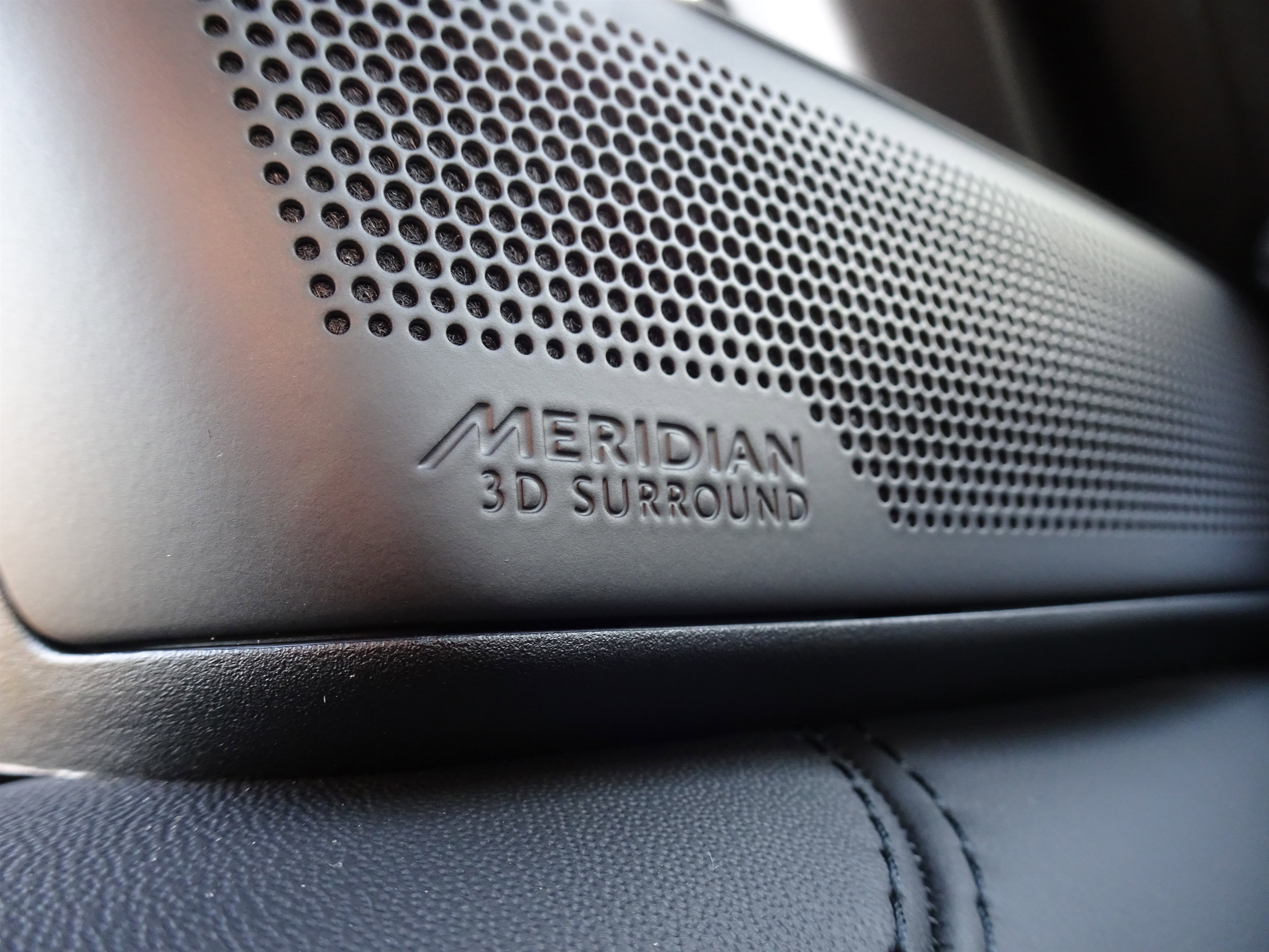 New 2025 Land Rover Range Rover SE image 30