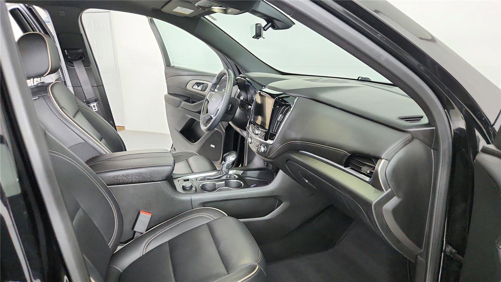 Used 2024 Chevrolet Traverse Premier w/ Redline Edition AWD/4WD image 24
