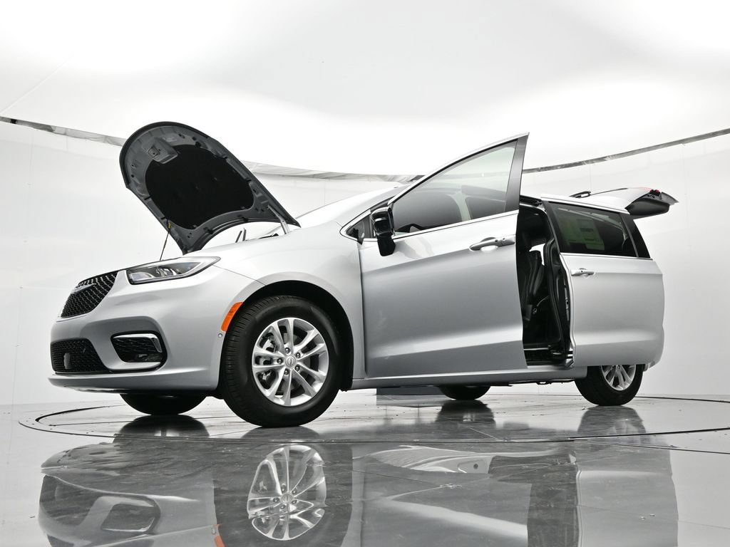 New 2026 Chrysler Pacifica Select FWD image 45