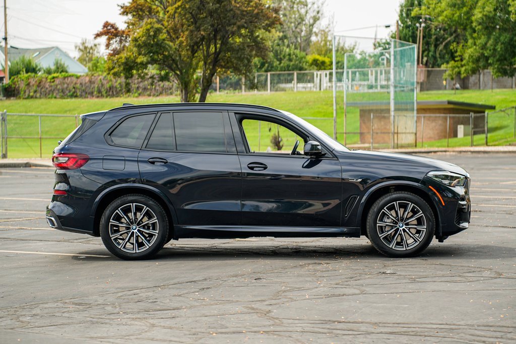Used 2022 BMW X5 xDrive45e w/ M Sport Package image 4