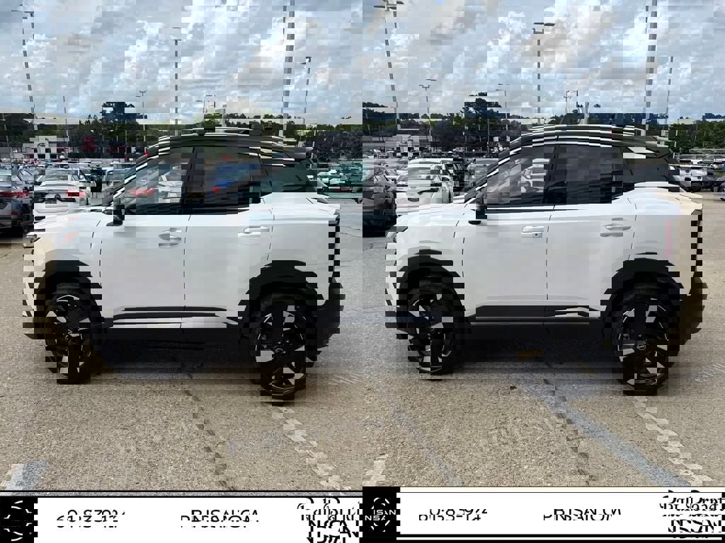 New 2025 Nissan Kicks SR image 13