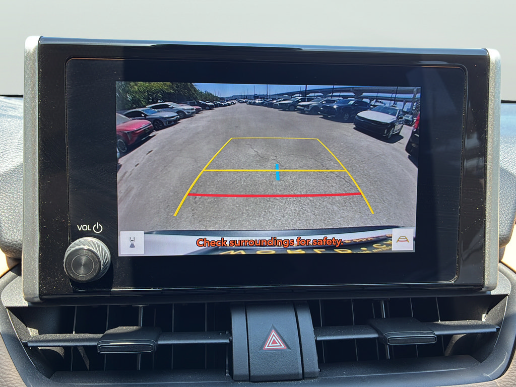 Used 2025 Toyota RAV4 XLE w/ Convenience Package FWD image 21