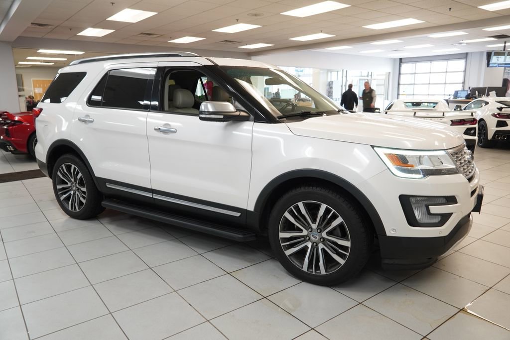 Used 2017 Ford Explorer Platinum image 14