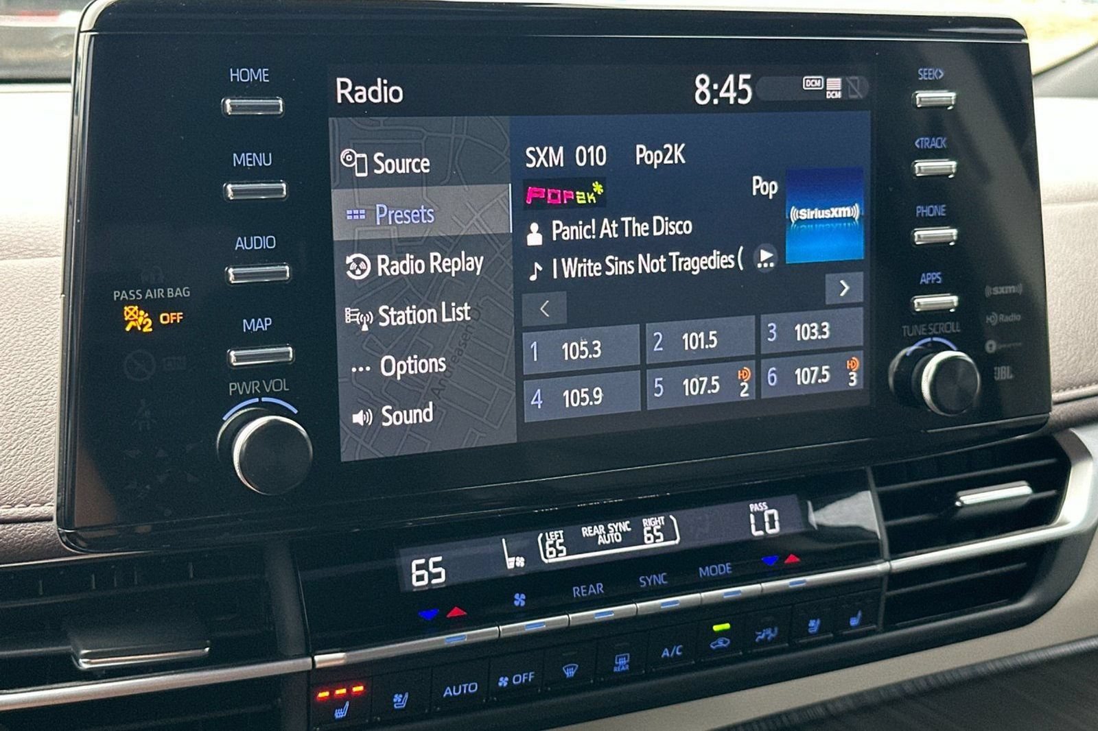 Used 2023 Toyota Sienna Platinum FWD image 42