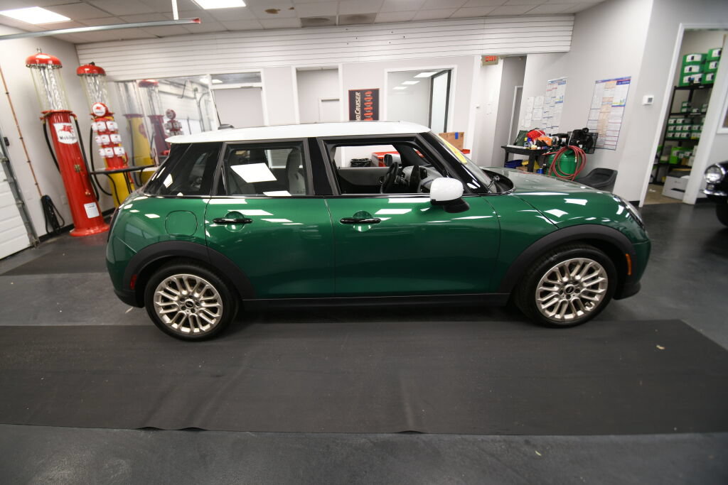 Used 2025 MINI Cooper S FWD image 9