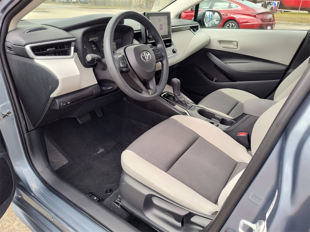 Used 2024 Toyota Corolla LE image 2