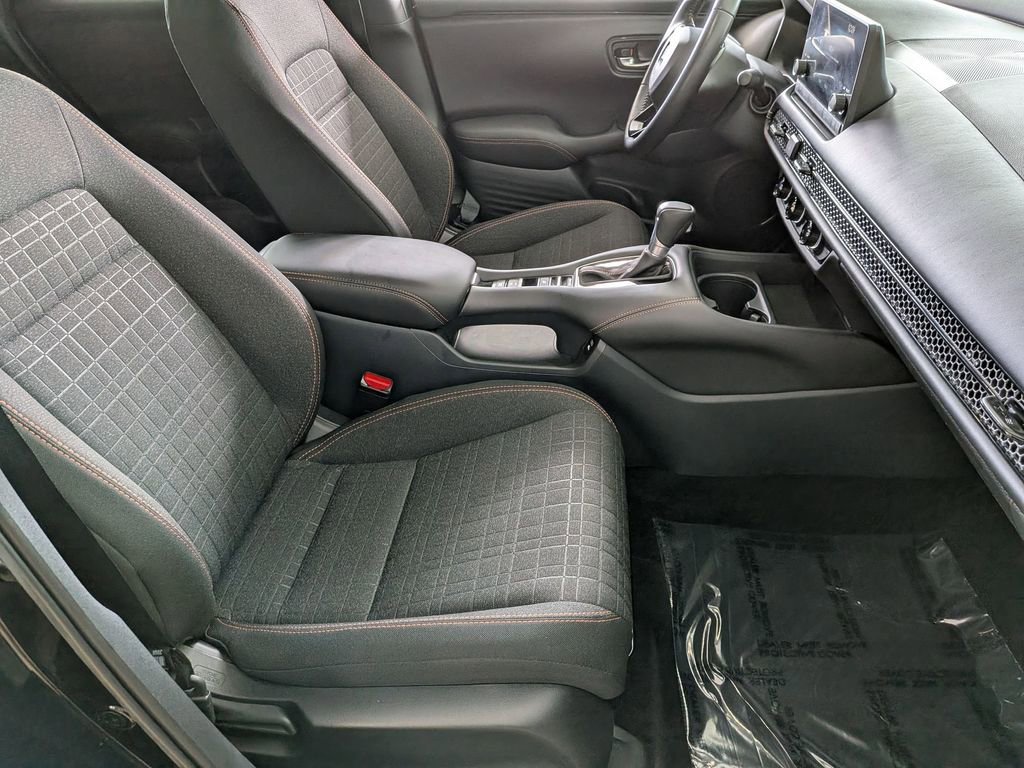 Used 2025 Honda HR-V Sport image 30