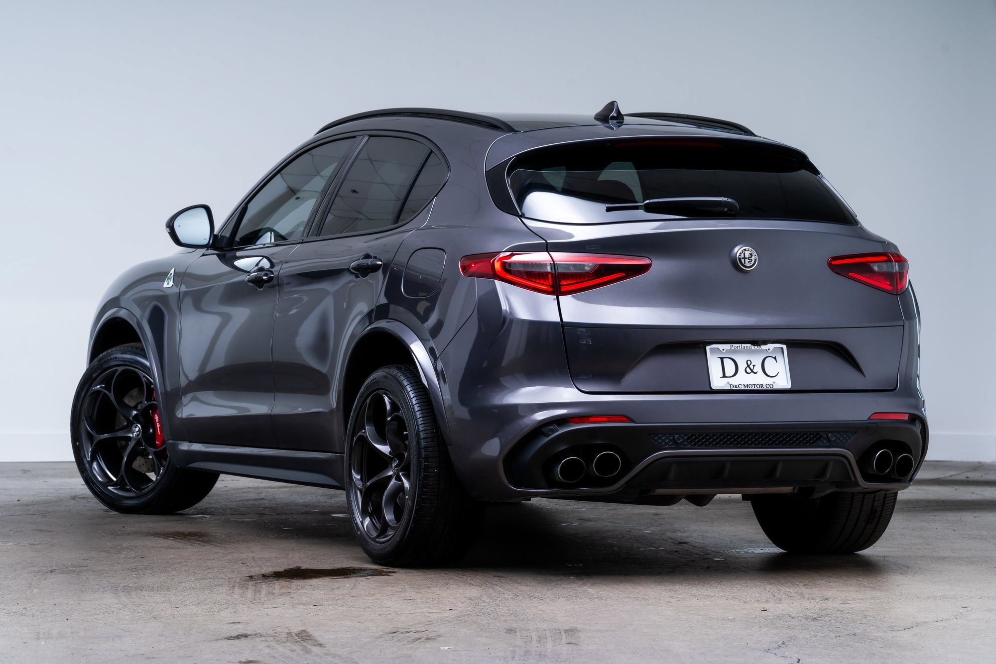 Used 2022 Alfa Romeo Stelvio Quadrifoglio w/ Active Assist Plus Package AWD/4WD image 4