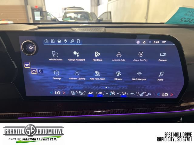 Used 2024 Chevrolet Traverse RS AWD/4WD image 15