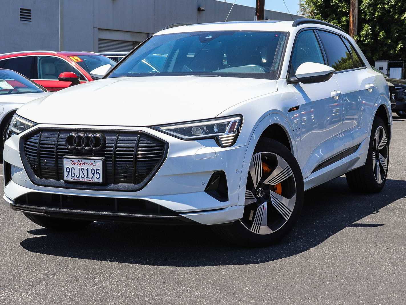Used 2023 Audi e-tron Premium Plus w/ Premium Plus Package AWD/4WD image 1