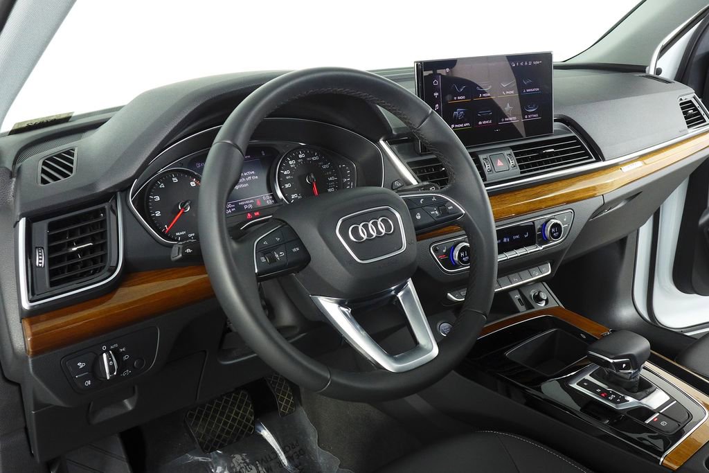 Used 2023 Audi Q5 2.0T Premium w/ Convenience Package image 31