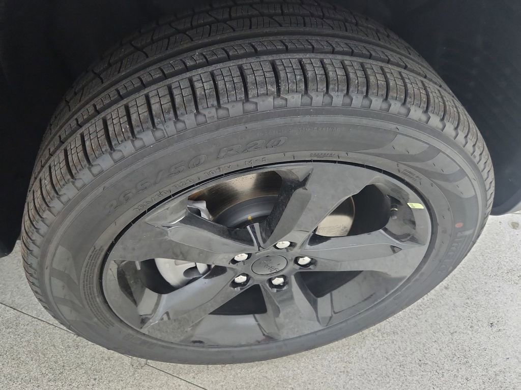 New 2025 Jeep Grand Cherokee L Limited w/ Black Appearance Package image 35