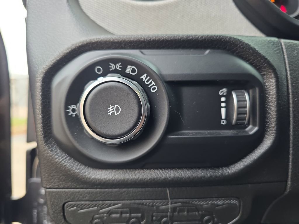 Used 2024 Jeep Wrangler Sport S image 34