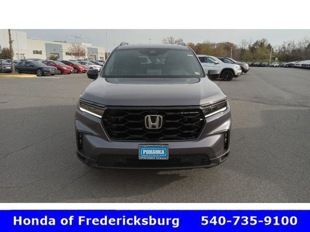 Certified 2025 Honda Pilot Black Edition image 2