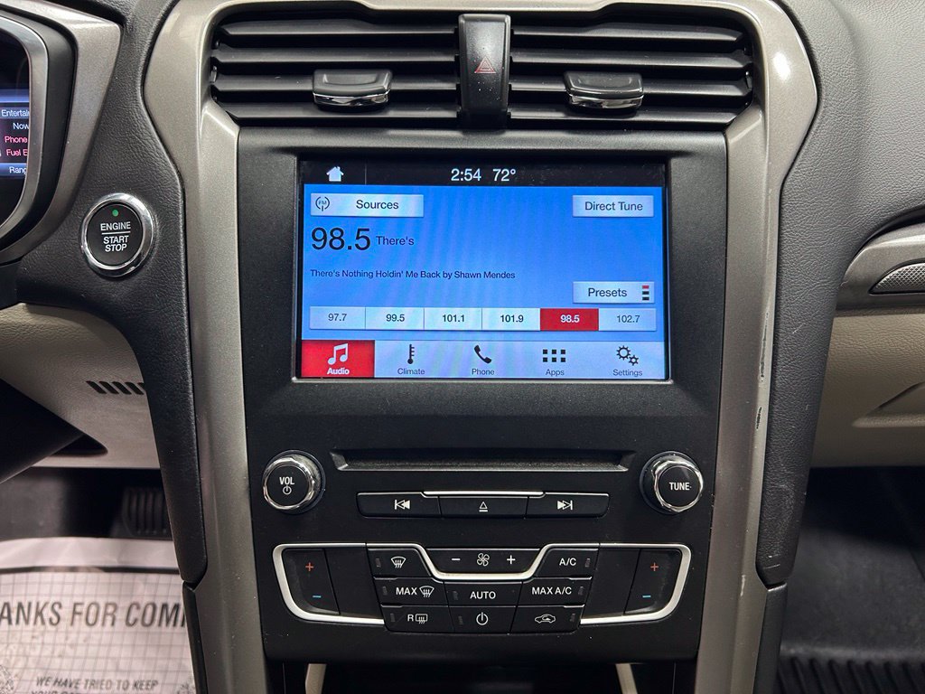 Used 2017 Ford Fusion SE FWD image 15