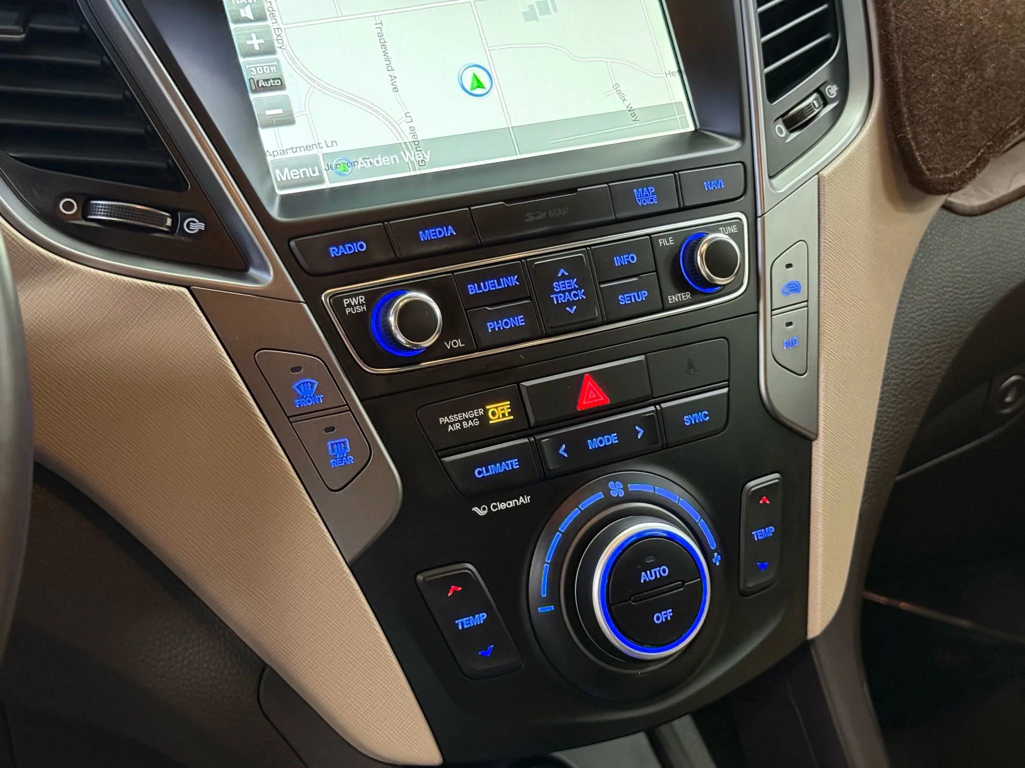 Used 2018 Hyundai Santa Fe Sport w/ Cargo Package image 25