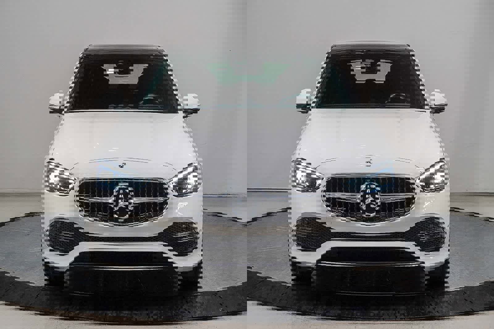 Certified 2023 Mercedes-Benz C 300 Sedan image 2