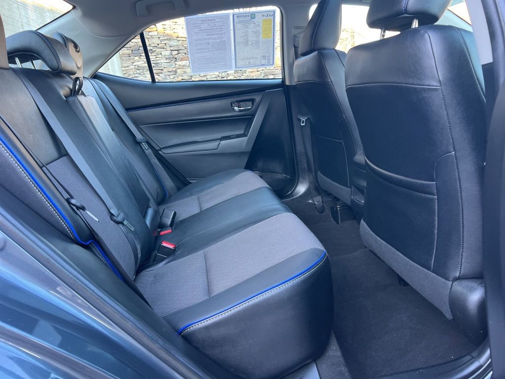 Used 2018 Toyota Corolla SE w/ SE Premium Package image 27