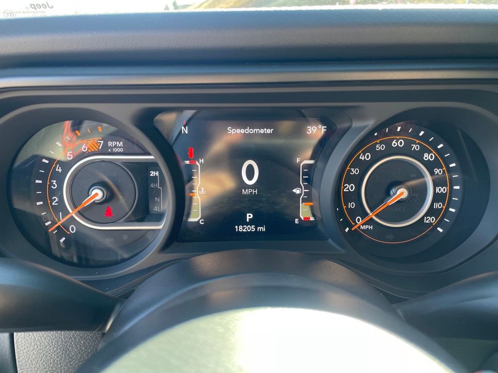 Used 2024 Jeep Wrangler Unlimited Rubicon w/ Technology Group image 14