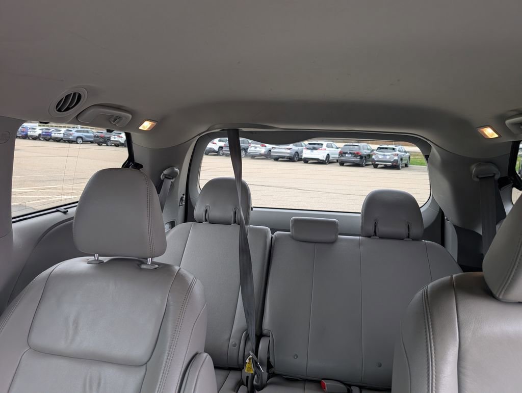 Used 2019 Toyota Sienna XLE w/ XLE Navigation Package AWD/4WD image 21