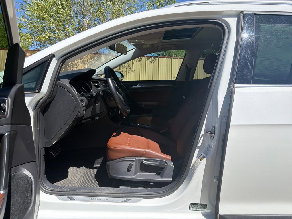 Used 2017 Volkswagen Golf Alltrack SE image 10