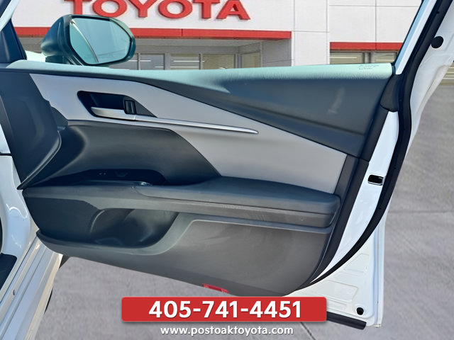 Used 2025 Toyota Camry SE FWD image 21