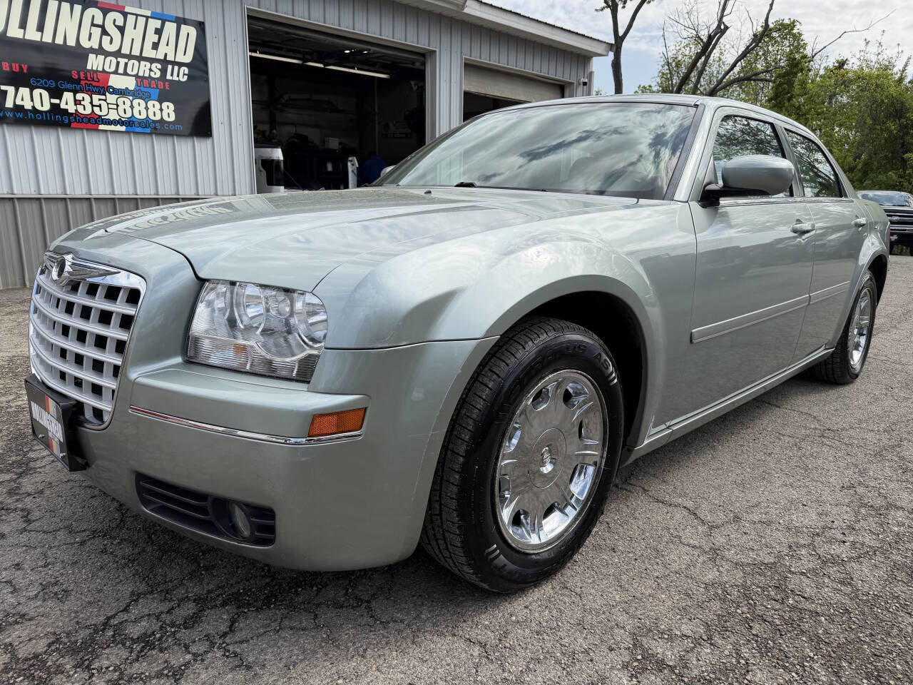 Used 2005 Chrysler 300 Touring RWD image 9