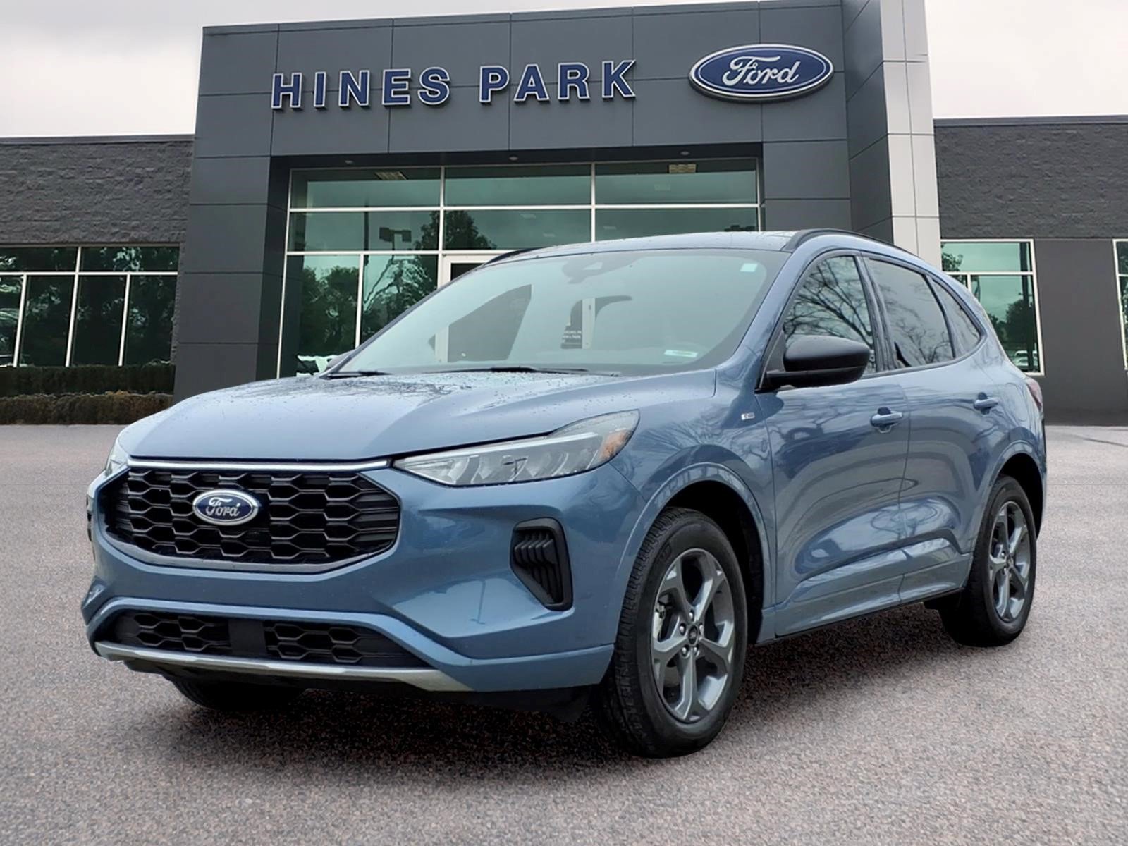 Used 2024 Ford Escape ST-Line w/ Tech Pack #1 AWD/4WD image 3