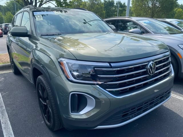 Used 2026 Volkswagen Atlas SE w/ Panoramic Sunroof Package FWD image 8