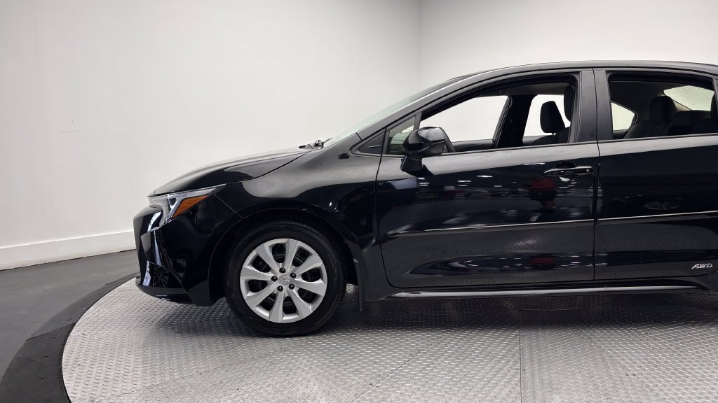 Used 2026 Toyota Corolla LE AWD/4WD image 5