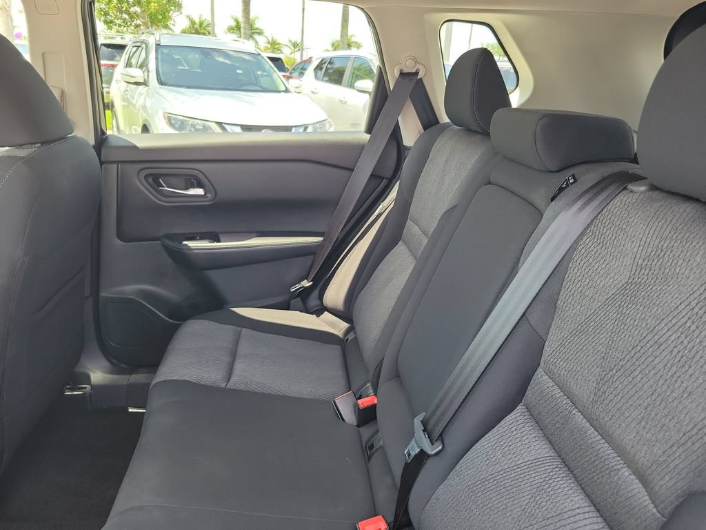 Used 2026 Nissan Rogue SV FWD image 10