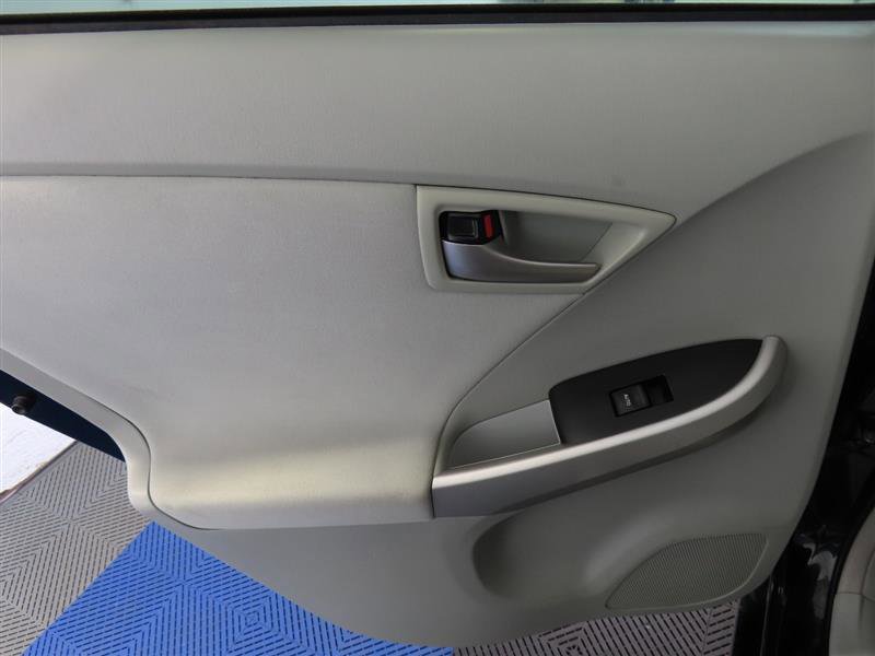 Used 2013 Toyota Prius Three image 19