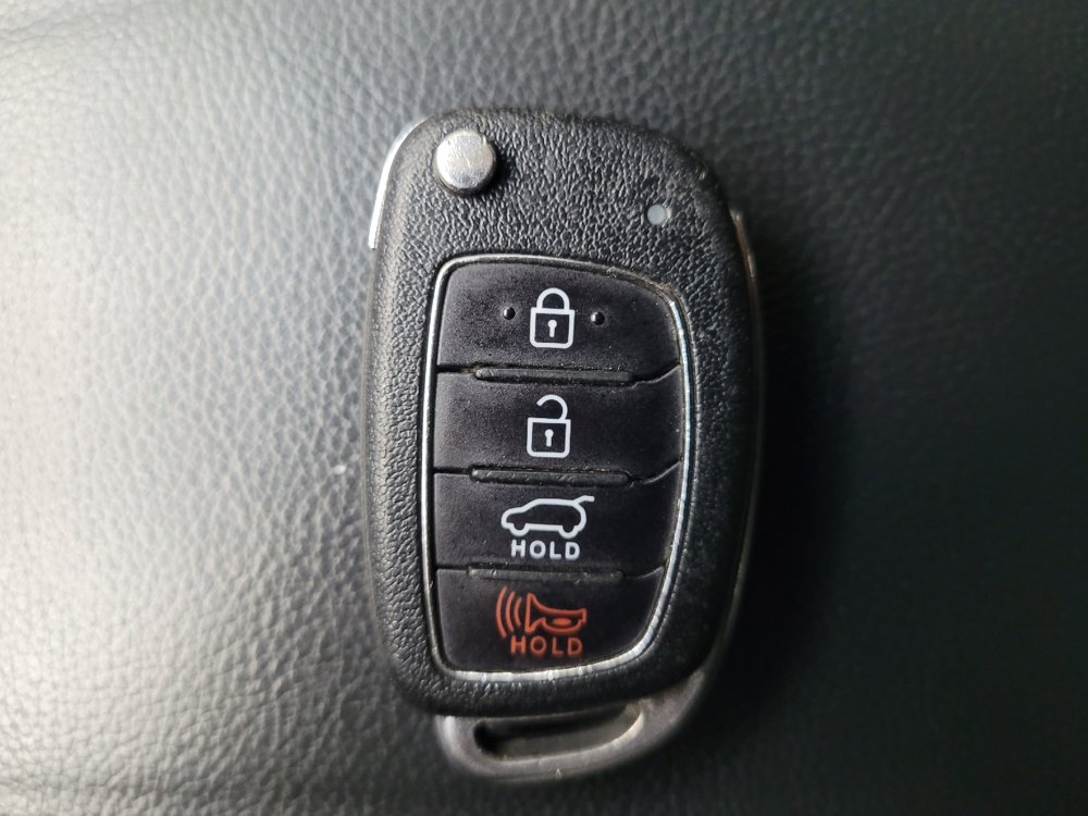 Used 2017 Hyundai Santa Fe Sport image 32