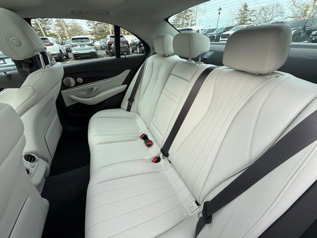 Used 2022 Mercedes-Benz E 350 4MATIC Sedan image 19