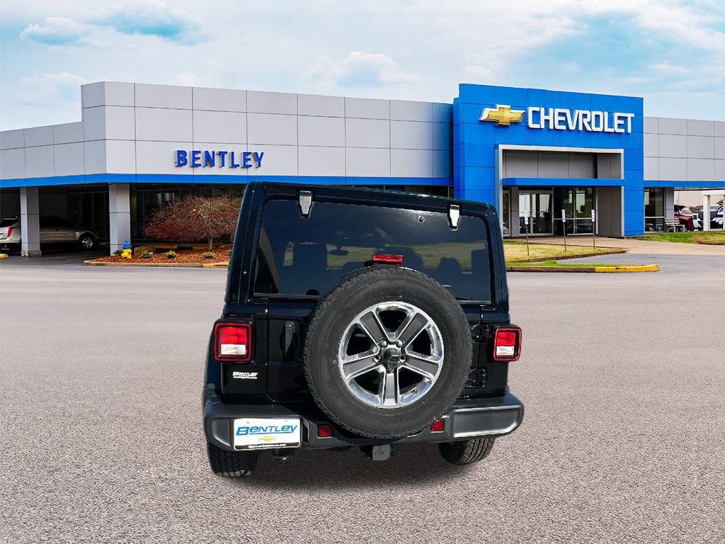 Used 2022 Jeep Wrangler Unlimited Sahara AWD/4WD image 5