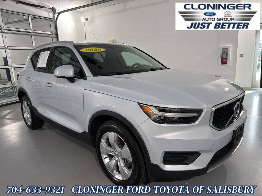 Used 2020 Volvo XC40 T4 Momentum