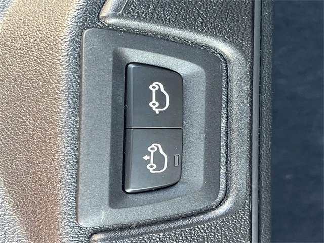 Used 2024 BMW X7 xDrive40i w/ Executive Package image 28