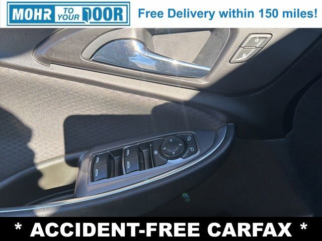 Used 2018 Chevrolet Malibu LT FWD image 11