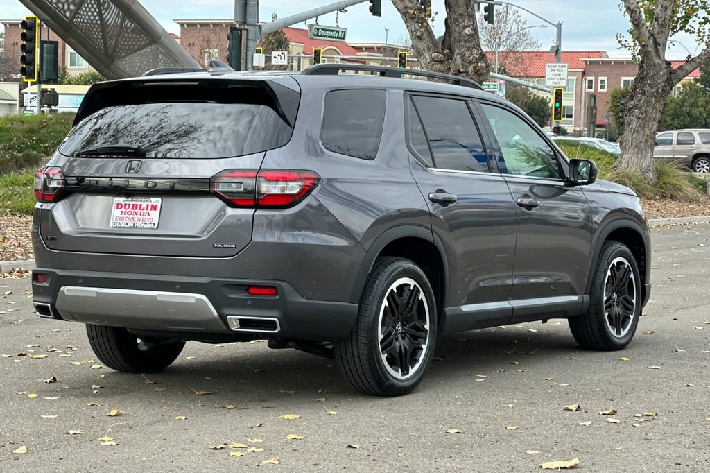 New 2026 Honda Pilot Touring image 4