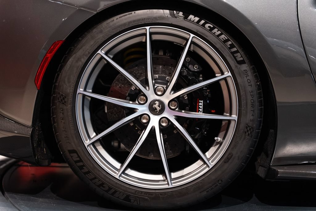 Certified 2023 Ferrari 812 GTS RWD image 15