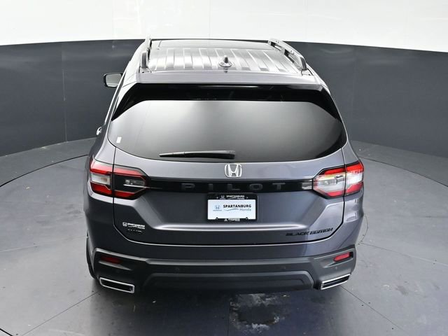 Certified 2025 Honda Pilot Black Edition image 30